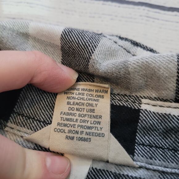 Duluth Trading Co Size M Women's T-Shirt Flannel Long Sleeve Shirt Plaid - Picture 8 of 8